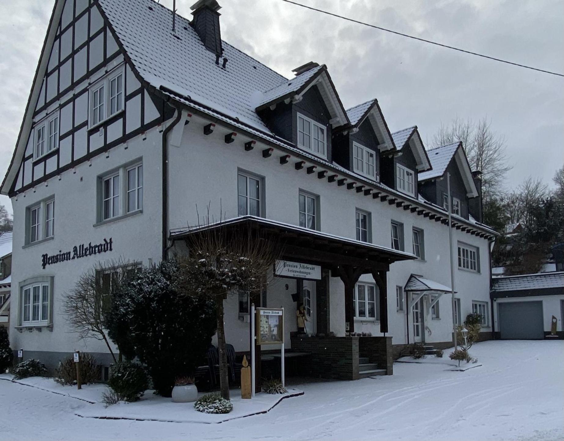 Pension / Ferienwohnung Allebrodt Ленещат Екстериор снимка