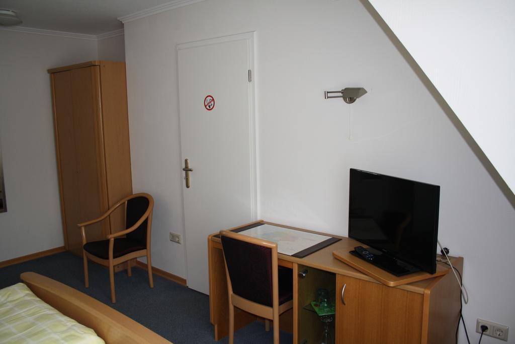 Pension / Ferienwohnung Allebrodt Ленещат Екстериор снимка